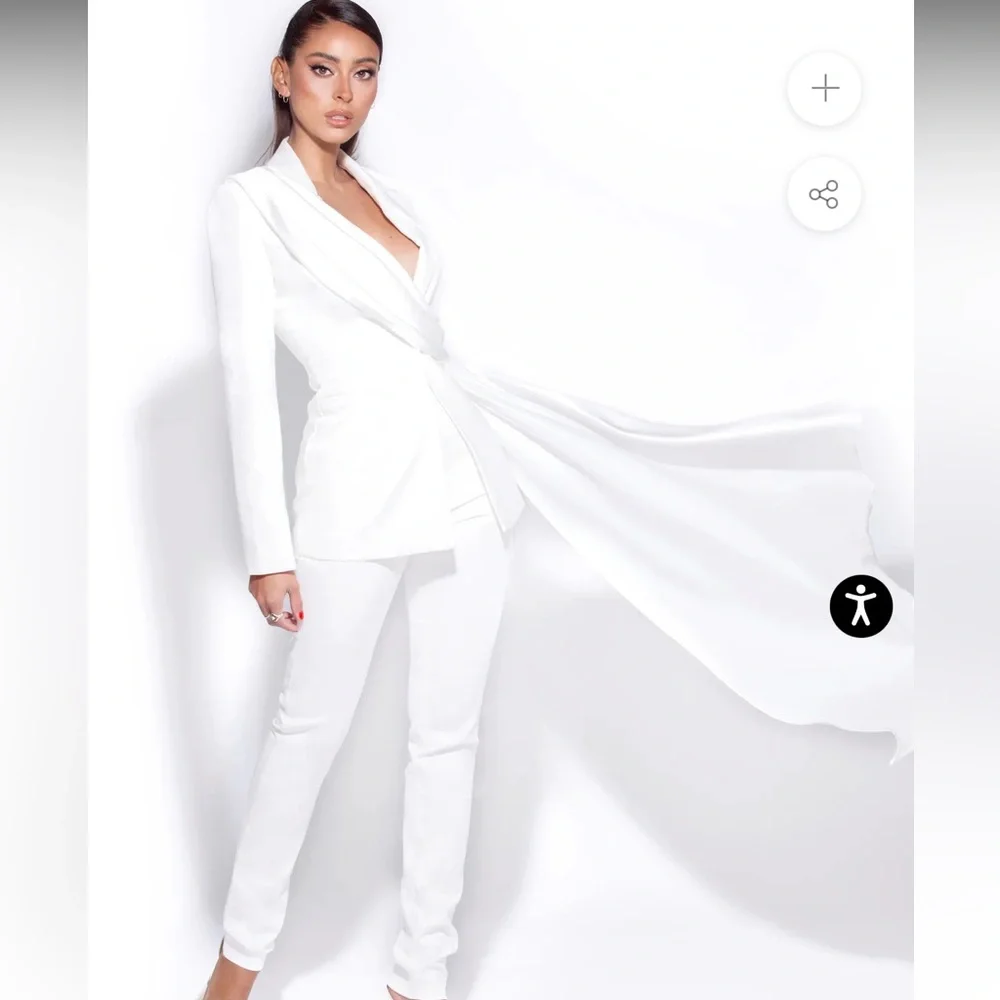 White Blazer. - Picture 2 of 6